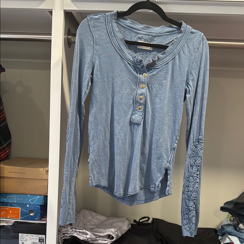 Free people Women's Blue Long Sleeve Top